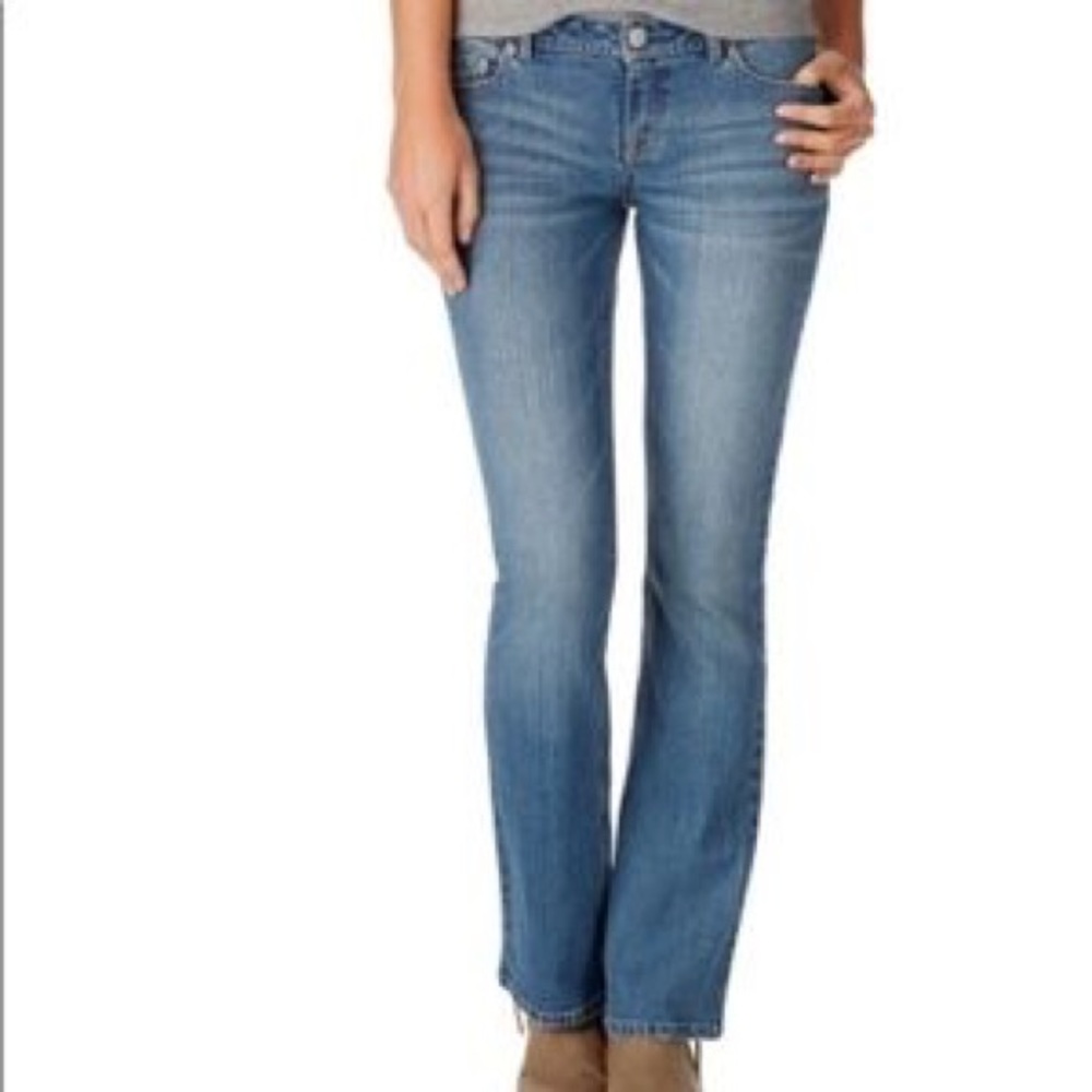 Aeropostale Chelsea Bootcut Short Jeans